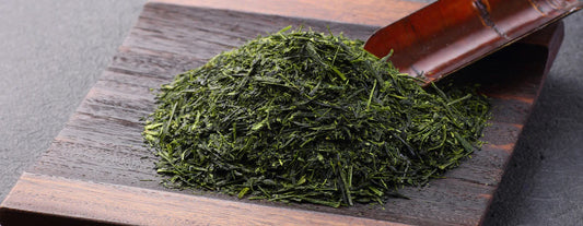 Tè Verde Sencha: Storia, Leggende, Proprietà e Benefici di un Superfood Millenario